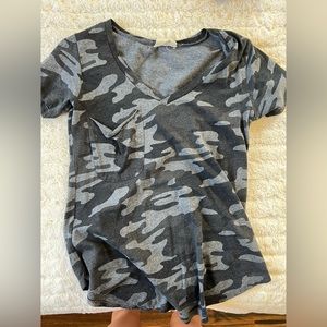 XS Camo Z-Supply Tee